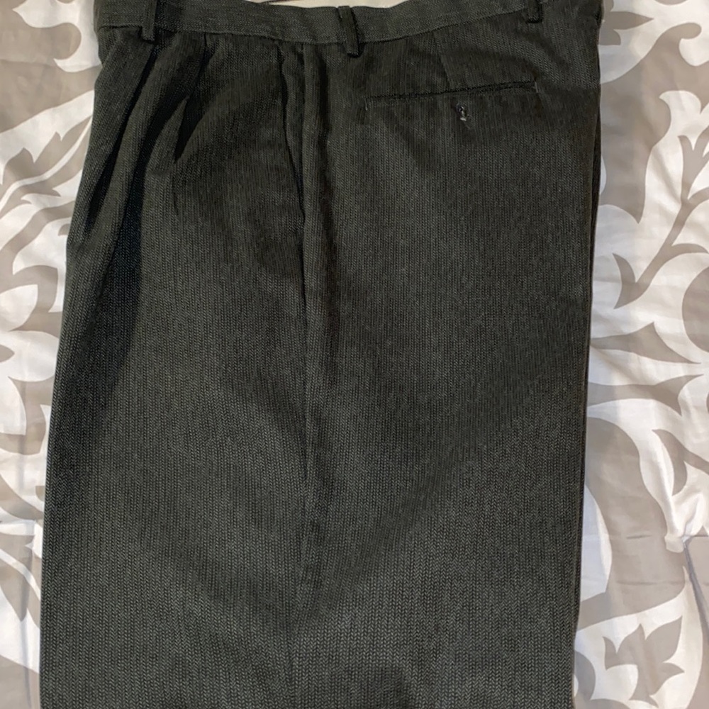 Men’s Dockers dress pant.